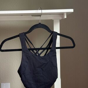 Black Strappy Athletic Crop Top - size 4